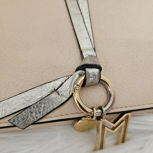 ❌SOLD❌ 🩷Chloe Alphabet Wallet🩷 - Picture 5 of 14